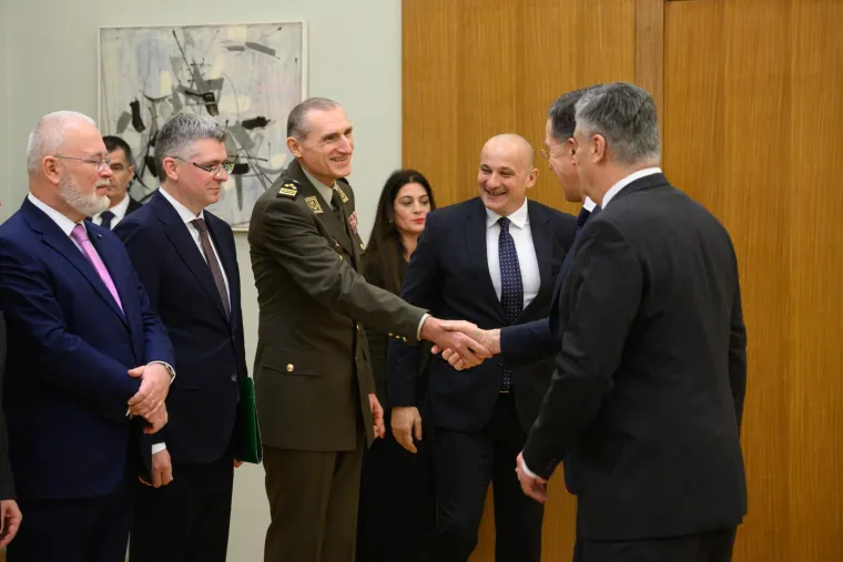 Rutte se sastao i s Jandrokovićem pa položio vijenac kod Spomenika domovini