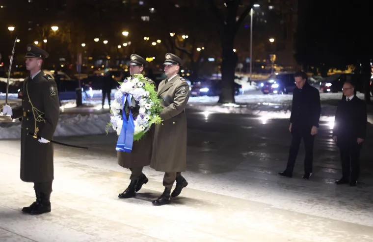 Rutte se sastao i s Jandrokovićem pa položio vijenac kod Spomenika domovini