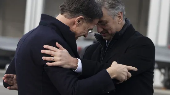 Ljubav je u zraku: Pogledajte intimni zagrljaj Plenkovića i Ruttea