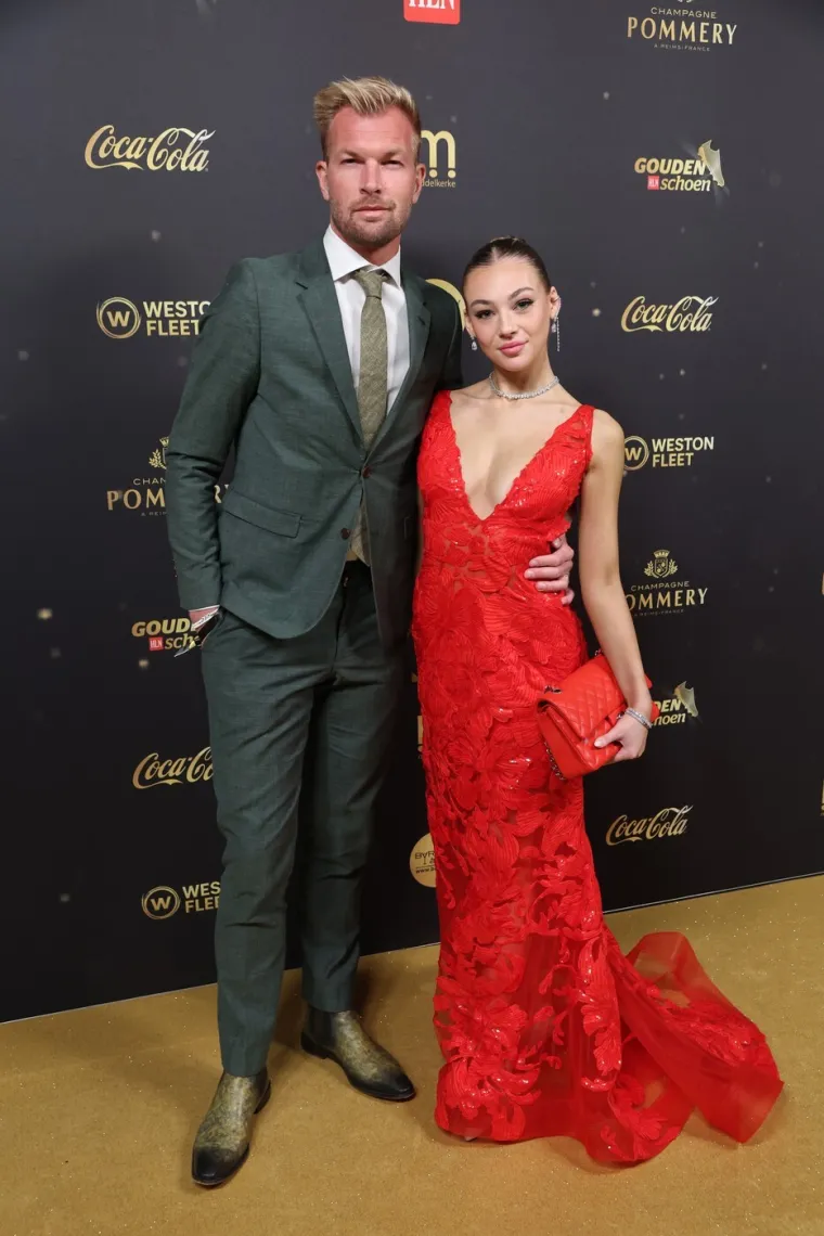 Je li ovo potvrda romanse? Suprug Blanke Vla&scaron;ić stigao na crveni tepih sa zgodnom plavu&scaron;om