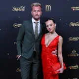 Je li ovo potvrda romanse? Suprug Blanke Vla&scaron;ić stigao na crveni tepih sa zgodnom plavu&scaron;om