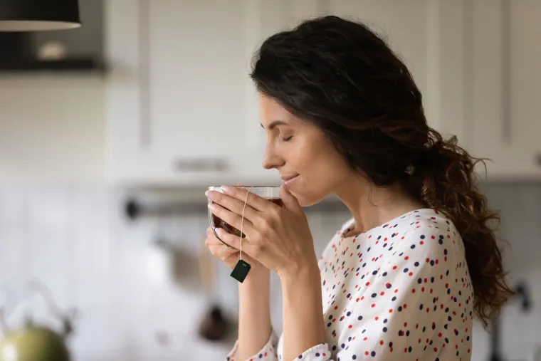 Navika kod pripreme čaja, koju većina nas ima, podijelila stručnjake: 'Nemojte to raditi'