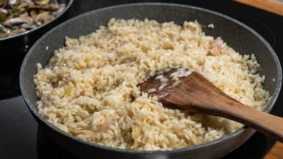 Je li riža sigurna za podgrijavanje? Liječnica objasnila detalje, te navela važna pravila