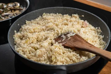 Je li riža sigurna za podgrijavanje? Liječnica objasnila detalje, te navela važna pravila