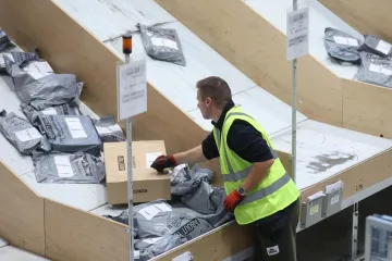 Hrvati na rubu živaca zbog novog poskupljenja: 'Za predmet od par eura čak 23 &euro; po&scaron;tarine?!'