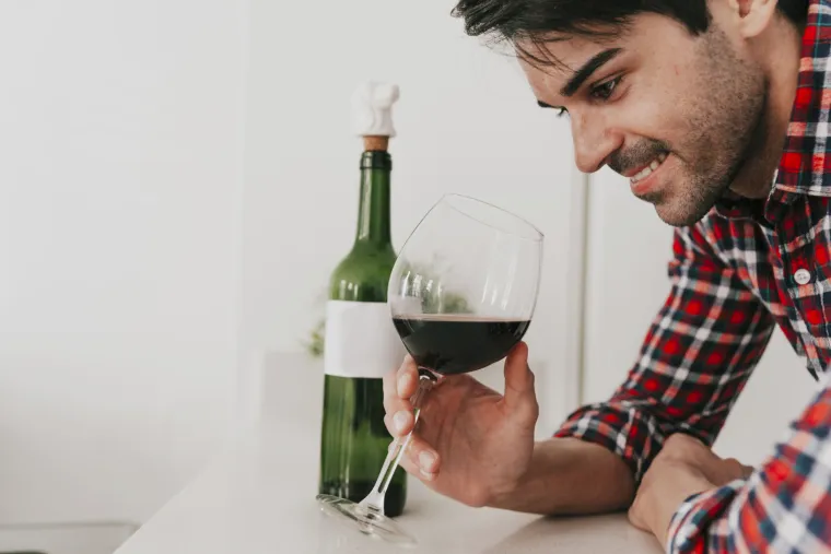 Ne znate je li vam se otvorena boca vina pokvarila?! Stručnjakinja: 'Ovo je ključan korak'