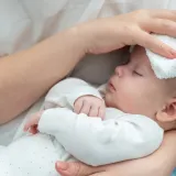 Liječnici 15 puta bebu poslali kući, a sada se bori za život: 'Dali joj krive dijagnoze'