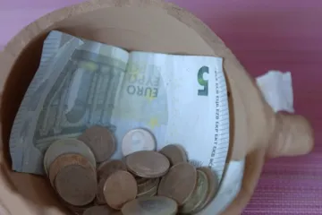 Je li 10 eura vi&scaron;e dovoljno za dostojanstven život? Roditelji njegovatelji kažu &ndash; ne!