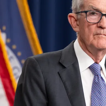 Čelnici sredi&scaron;njih banaka podržali &scaron;efa FED-a: Za&scaron;to uzvraća Trumpu nakon godina &scaron;utnje?