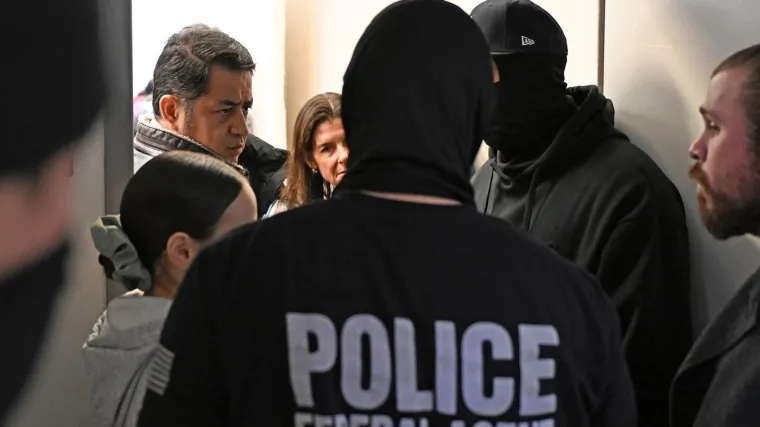 Agenti uhitili zaposlenika Gradskog vijeća New Yorka: Je li sve povezano s njegovim podrijetlom?