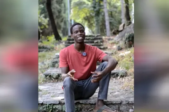 Počeo je s Nazorom, a zatim pre&scaron;ao na Cesarića: Nigerijanac recitira hrvatsku poeziju kao iz &scaron;ale