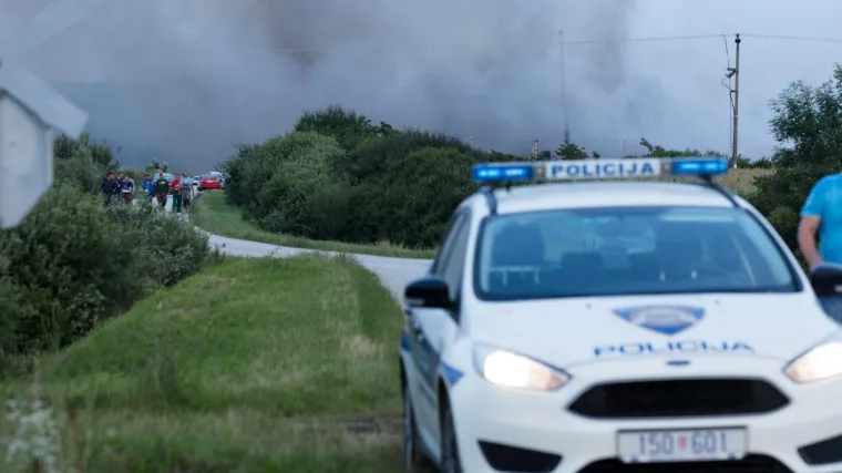 Policija ekspresno uhitila dvojac nakon pucnjave u Andrija&scaron;evcima! Situacija pod kontrolom