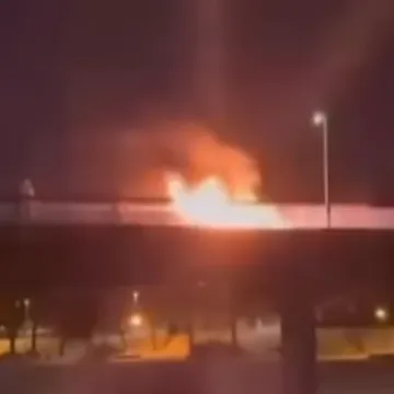 Pojavila se zastra&scaron;ujuća snimka TikTok izazova: Djeca polila most benzinom i zapalila ga?