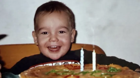 &Scaron;armer od malih nogu: 'Gospodin Savr&scaron;eni' Karlo danas slavi rođendan, a ovako je nekad izgledao