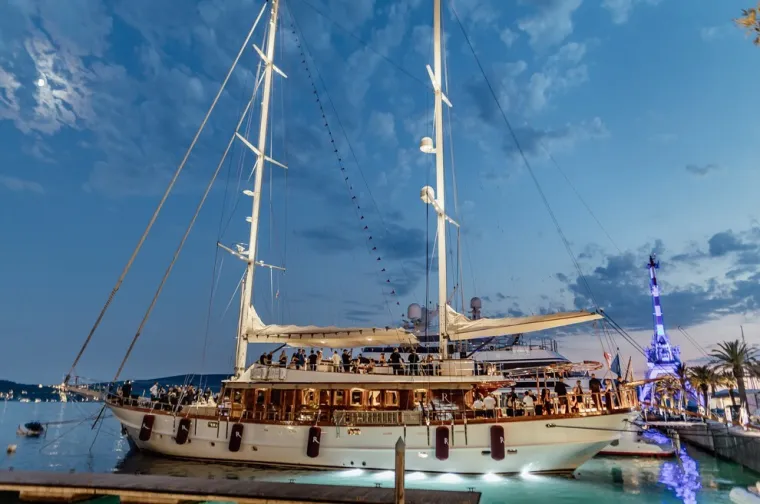 Od jedrilica do restorana s Michelinovom zvjezdicom: Black Velvet Affair večeri by Game Changer