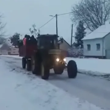 Na pravoslavni Badnjak pucali iz prikolice traktora kod Vinkovaca: Objavljena snimka