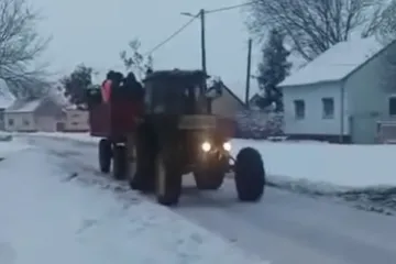 Na pravoslavni Badnjak pucali iz prikolice traktora kod Vinkovaca: Objavljena snimka