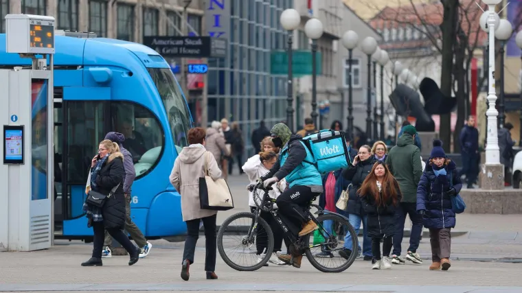 Hrvati opako zaratili zbog ovoga: 'Ma gule nas svi!'; Otkriveno tko jedini masno zarađuje