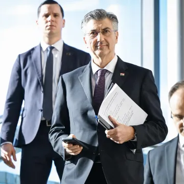 Plenkoviću se ovo neće svidjeti, na&scaron;ao se na žestokom udaru: 'Neka on ode s tim u trgovinu!'