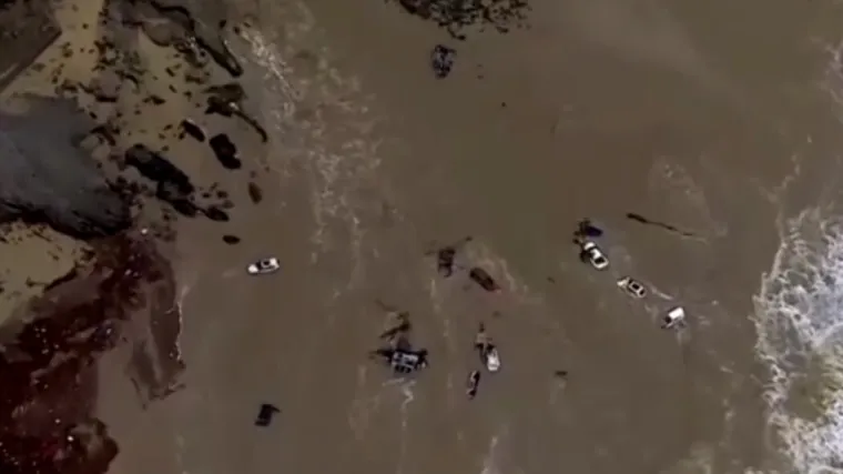 Automobile nosili valovi: Stra&scaron;ne bujične poplave pogodile australsku državu