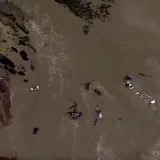 Bujične poplave pogodile australsku državu: Pogledajte snimke automobila koje nose valovi