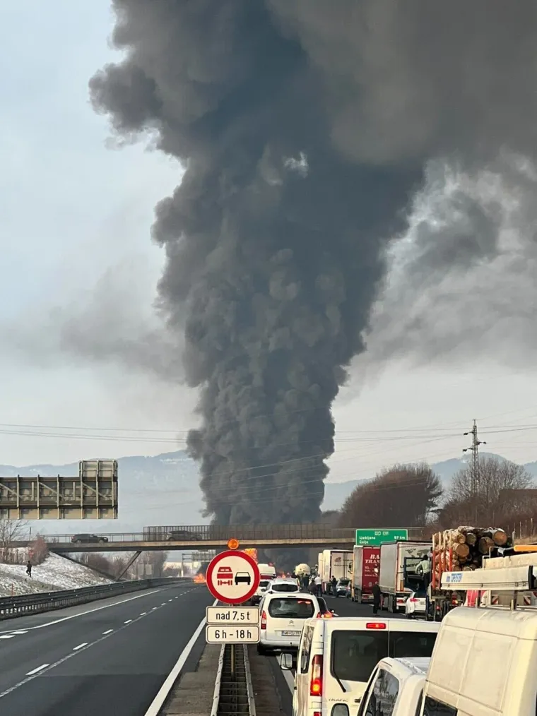 Detalji horora na autocesti: Eksplodirala cisterna s gorivom, jedna osoba poginula. Snimke su stra&scaron;ne
