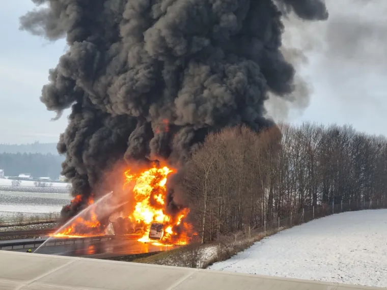 Detalji horora na autocesti: Eksplodirala cisterna s gorivom, jedna osoba poginula. Snimke su stra&scaron;ne