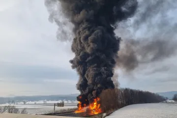 Prizori strave i užasa na slovenskoj autocesti: Buktinja guta vozila, suklja gusti crni dim
