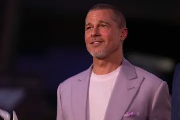 Povjerovala je da je u vezi s Bradom Pittom i provela Badnjak čekajući ga ispred zračne luke