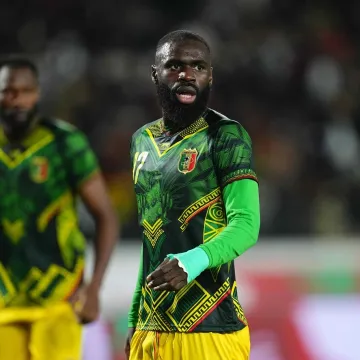 &lsquo;Duhovni vođa&rsquo; obećao slavlje reprezentacije, mje&scaron;tani ostali praznih ruku: 'Jesam li Bog?'