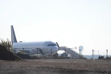 Policija okružila avion zbog prijetnje o bombi: Doletio u zračnu luku u pratnji vojnih aviona