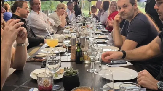 Možete li vjerovati u čijem dru&scaron;tvu je uhvaćena Kolinda? A tek kad vidite gdje ide...