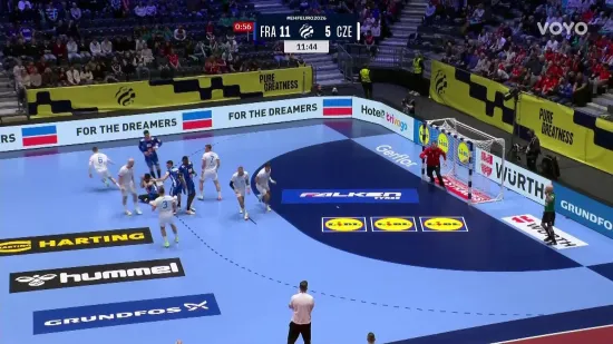 Vidjeli smo novost na ovom Euru: Pogledajte &scaron;to su morali napraviti suci nakon udarca u lice