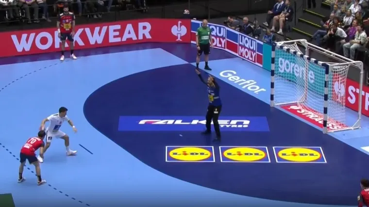 Golman &Scaron;panjolske 'spustio roletu': Pogledajte sjajnu obranu sedmerca Srbiji