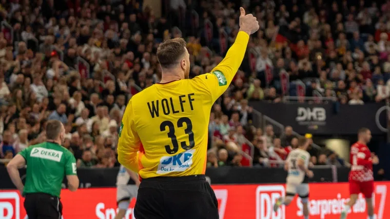 Velika susjedska borba: Wolff od samog početka 'ubija' Austrijance obranama