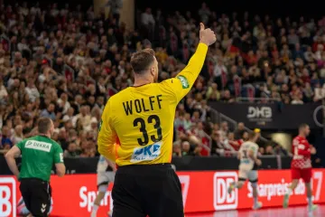 Velika susjedska borba: Wolff od samog početka 'ubija' Austrijance obranama