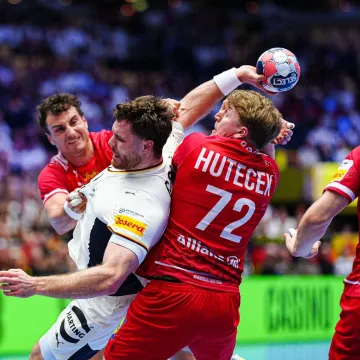 Možda brani fenomenalno, ali udarac mu je katastrofa: Poku&scaron;aj na prazan gol oti&scaron;ao 'u kukuruze'