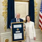 Trump konačno dobio Nobelovu nagradu za mir! 'Kakva divna gesta! Hvala ti Maria'