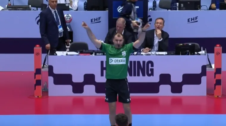 Presedan na rukometnom parketu! Pogledajte kako su suci donijeli ključnu odluku