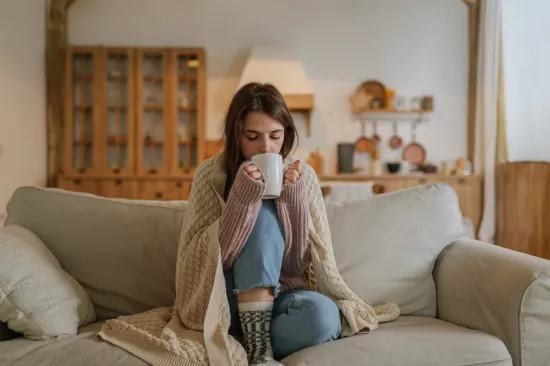 Prehlađeni ste i boli vas grlo? Zdravstveni stručnjaci preporučuju ove biljne čajeve