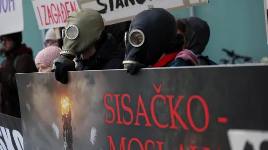 Ljudi u gas maskama stigli pred Ministarstvo u Zagrebu: 'Planiraju ih pretvoriti u klaonicu'