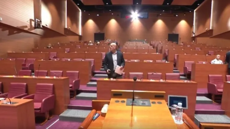 Nakon mjesec dana stanke 'izdržali' su jedan dan na poslu: Oni su si već produžili vikend