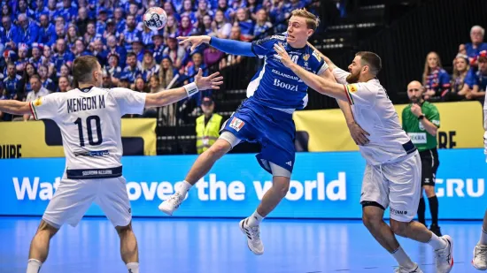 Island se dugo mučio pa konačno počeo slamati žilave Talijane