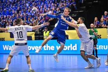 Island se dugo mučio pa konačno počeo slamati žilave Talijane