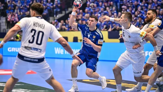 Talijani su dugo pružali čvrst otpor: Pogledajte sjajan lob Bulzaminija preko islandskog 'diva'