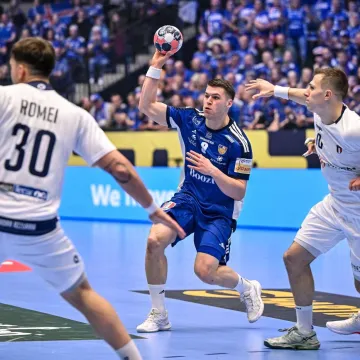 Talijani su dugo pružali čvrst otpor: Pogledajte sjajan lob Bulzaminija preko islandskog 'diva'