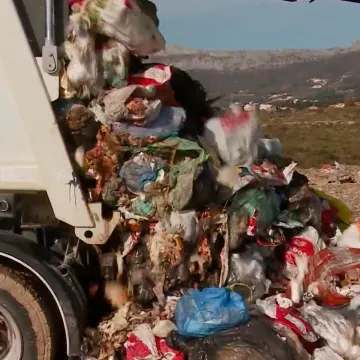 Oni muku muče sa smećem, ali Ana ima rje&scaron;enje: 'Najbolje na Mars, tamo ima mjesta'