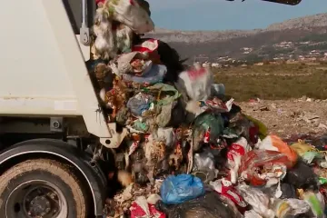 Oni muku muče sa smećem, ali Ana ima rje&scaron;enje: 'Najbolje na Mars, tamo ima mjesta'