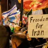 Prosvjedi ispred iranskog veleposlanstva u Londonu postali nasilni, ozlijeđeni policajci