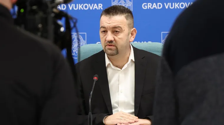 Blagajna Vukovara ostala prazna nakon Penave: Pavliček smanjuje plaće i ukida tople obroke u vrtićima